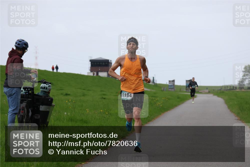 04.05.2025 - 8. Wedeler Halbmarathon Yannick Fuchs http://msf.ph/oto/7820636 04.05.2025 11:09:07 Laufen 1184 meine-sportfotos.de