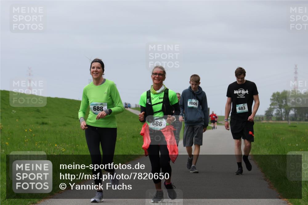 04.05.2025 - 8. Wedeler Halbmarathon Yannick Fuchs http://msf.ph/oto/7820650 04.05.2025 12:04:56 Laufen 688, 686, 1005, 683 meine-sportfotos.de