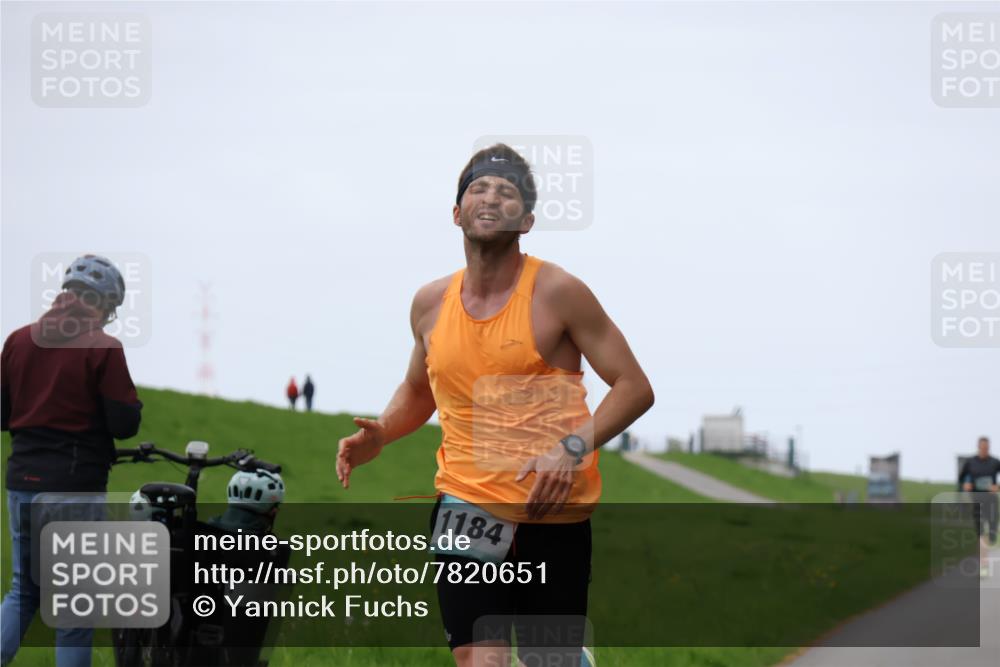 04.05.2025 - 8. Wedeler Halbmarathon Yannick Fuchs http://msf.ph/oto/7820651 04.05.2025 11:09:08 Laufen 1184 meine-sportfotos.de