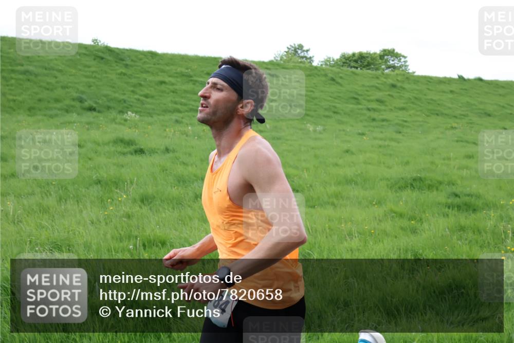 04.05.2025 - 8. Wedeler Halbmarathon Yannick Fuchs http://msf.ph/oto/7820658 04.05.2025 11:09:10 Laufen 84 meine-sportfotos.de