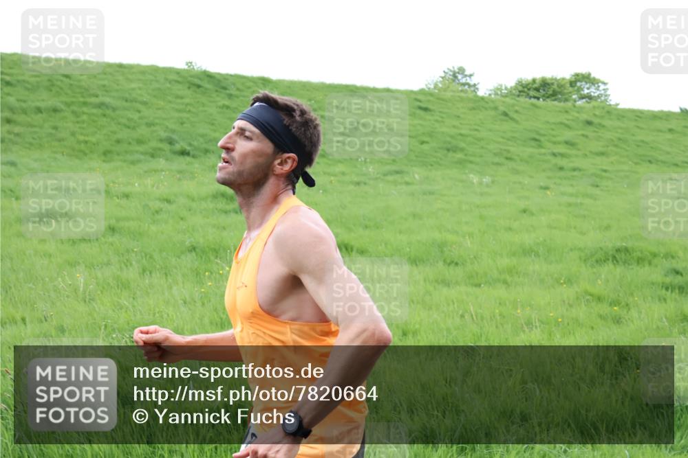 04.05.2025 - 8. Wedeler Halbmarathon Yannick Fuchs http://msf.ph/oto/7820664 04.05.2025 11:09:11 Laufen  meine-sportfotos.de
