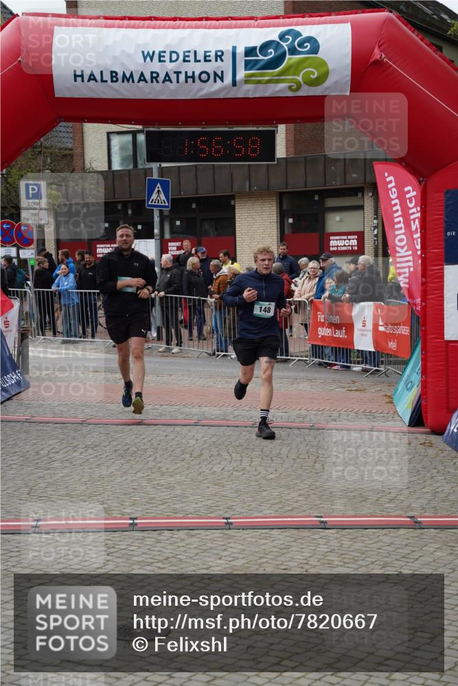 04.05.2025 - 8. Wedeler Halbmarathon Felixshl http://msf.ph/oto/7820667 04.05.2025 11:56:55 Ziel 148, 190, 310, 420, 765, 766 meine-sportfotos.de