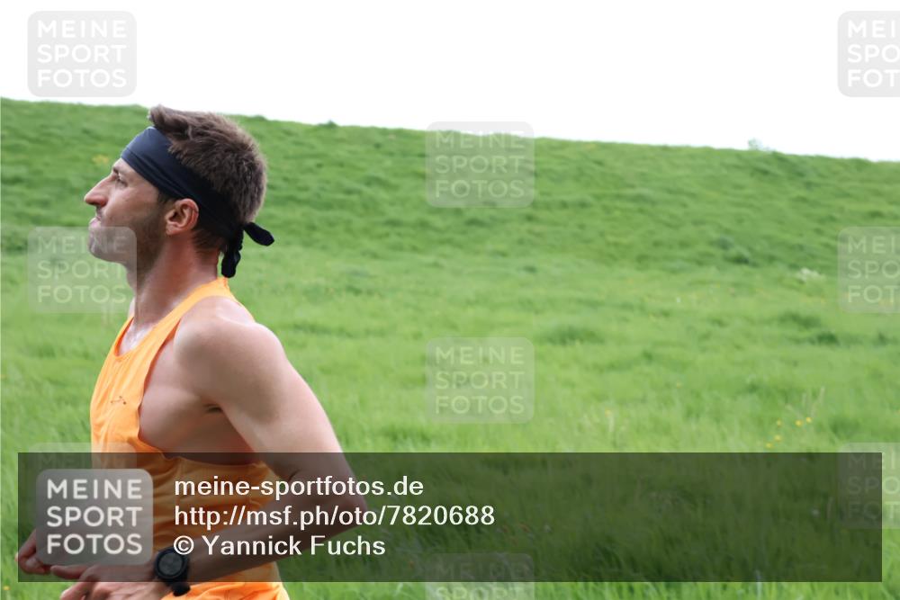 04.05.2025 - 8. Wedeler Halbmarathon Yannick Fuchs http://msf.ph/oto/7820688 04.05.2025 11:09:11 Laufen  meine-sportfotos.de