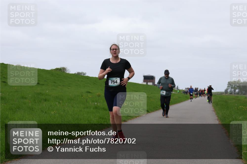 04.05.2025 - 8. Wedeler Halbmarathon Yannick Fuchs http://msf.ph/oto/7820702 04.05.2025 11:27:41 Laufen 754, 824 meine-sportfotos.de