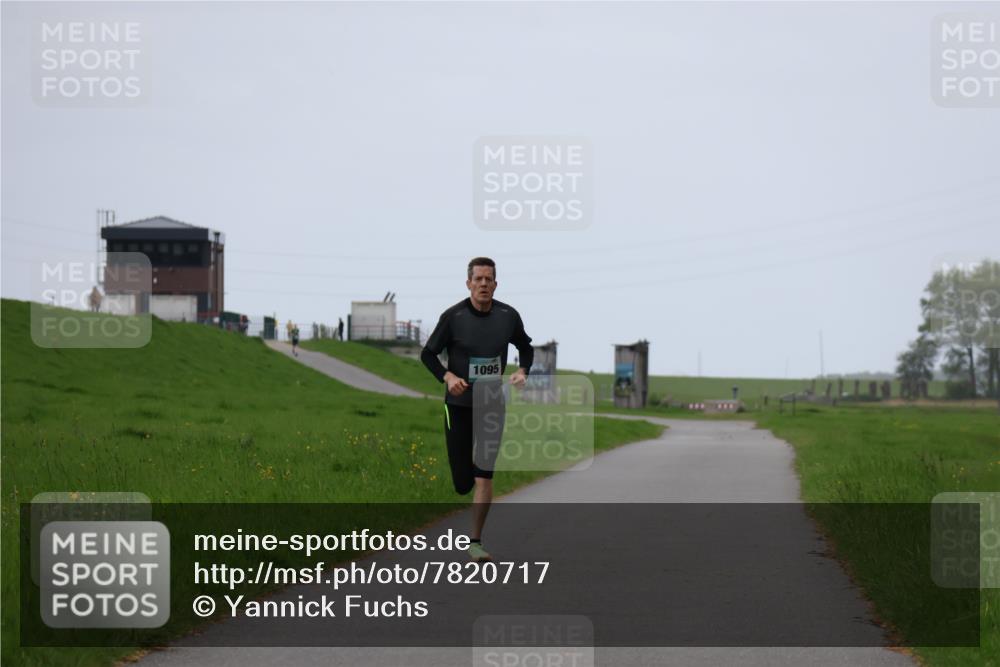 04.05.2025 - 8. Wedeler Halbmarathon Yannick Fuchs http://msf.ph/oto/7820717 04.05.2025 11:09:17 Laufen 1095 meine-sportfotos.de