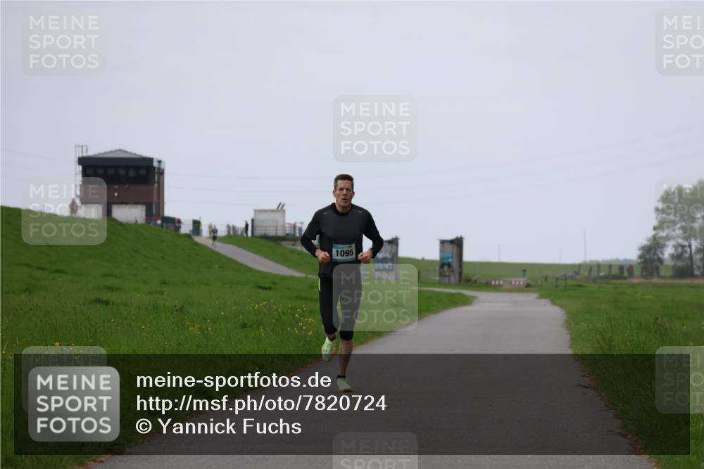 04.05.2025 - 8. Wedeler Halbmarathon Yannick Fuchs http://msf.ph/oto/7820724 04.05.2025 11:09:17 Laufen 1095 meine-sportfotos.de