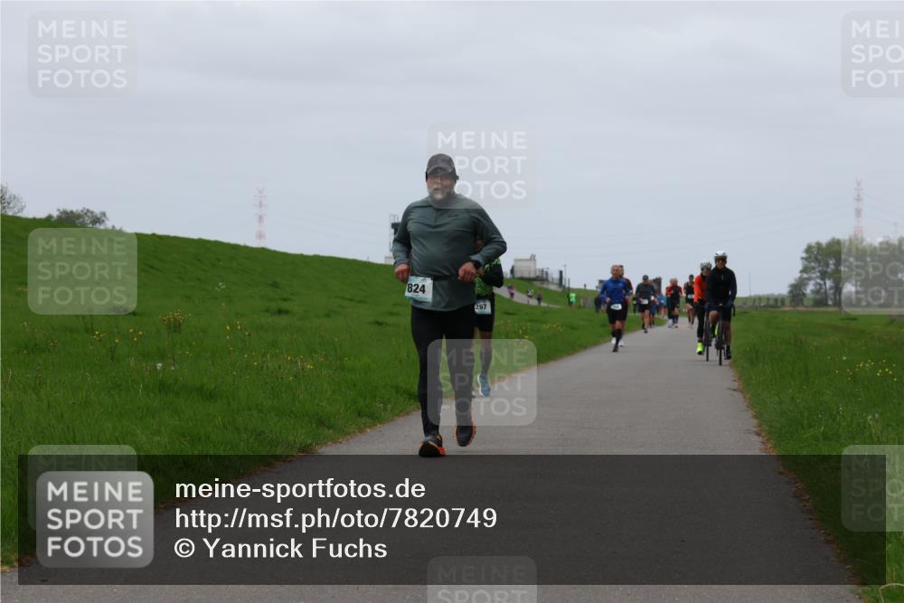 04.05.2025 - 8. Wedeler Halbmarathon Yannick Fuchs http://msf.ph/oto/7820749 04.05.2025 11:27:43 Laufen 824, 267 meine-sportfotos.de