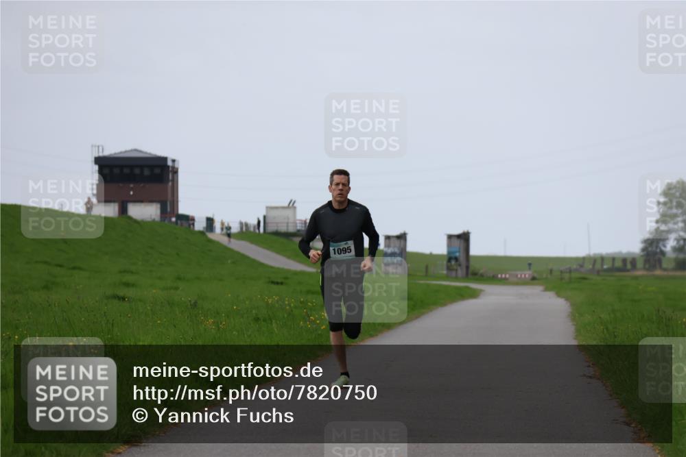 04.05.2025 - 8. Wedeler Halbmarathon Yannick Fuchs http://msf.ph/oto/7820750 04.05.2025 11:09:18 Laufen 1095 meine-sportfotos.de