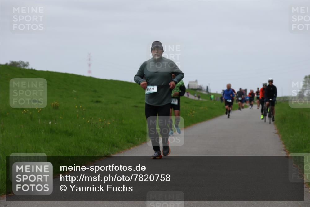 04.05.2025 - 8. Wedeler Halbmarathon Yannick Fuchs http://msf.ph/oto/7820758 04.05.2025 11:27:43 Laufen 824 meine-sportfotos.de