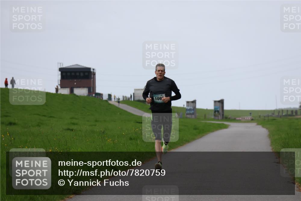 04.05.2025 - 8. Wedeler Halbmarathon Yannick Fuchs http://msf.ph/oto/7820759 04.05.2025 11:09:18 Laufen 109 meine-sportfotos.de