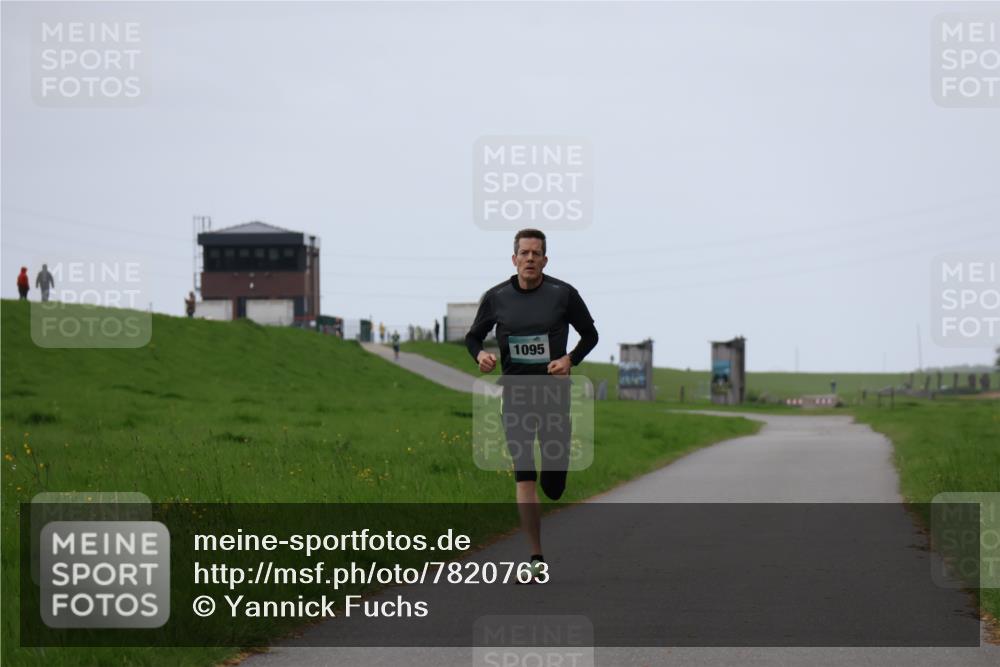 04.05.2025 - 8. Wedeler Halbmarathon Yannick Fuchs http://msf.ph/oto/7820763 04.05.2025 11:09:18 Laufen 1095 meine-sportfotos.de