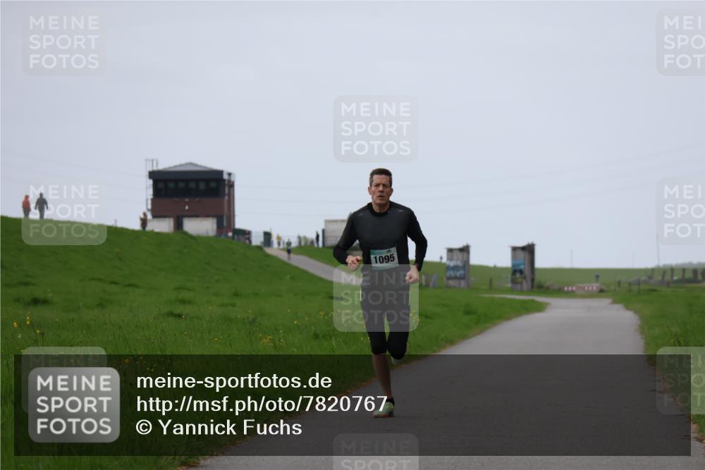 04.05.2025 - 8. Wedeler Halbmarathon Yannick Fuchs http://msf.ph/oto/7820767 04.05.2025 11:09:18 Laufen 1095 meine-sportfotos.de