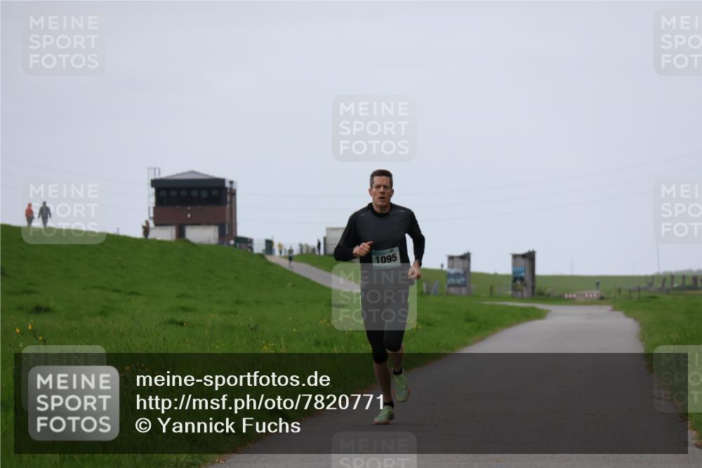 04.05.2025 - 8. Wedeler Halbmarathon Yannick Fuchs http://msf.ph/oto/7820771 04.05.2025 11:09:18 Laufen 1095 meine-sportfotos.de