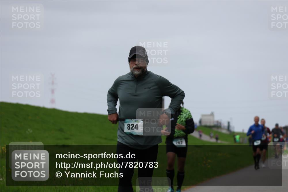 04.05.2025 - 8. Wedeler Halbmarathon Yannick Fuchs http://msf.ph/oto/7820783 04.05.2025 11:27:44 Laufen 824, 267 meine-sportfotos.de