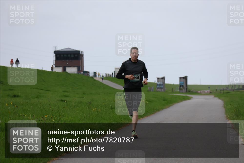 04.05.2025 - 8. Wedeler Halbmarathon Yannick Fuchs http://msf.ph/oto/7820787 04.05.2025 11:09:19 Laufen 395 meine-sportfotos.de