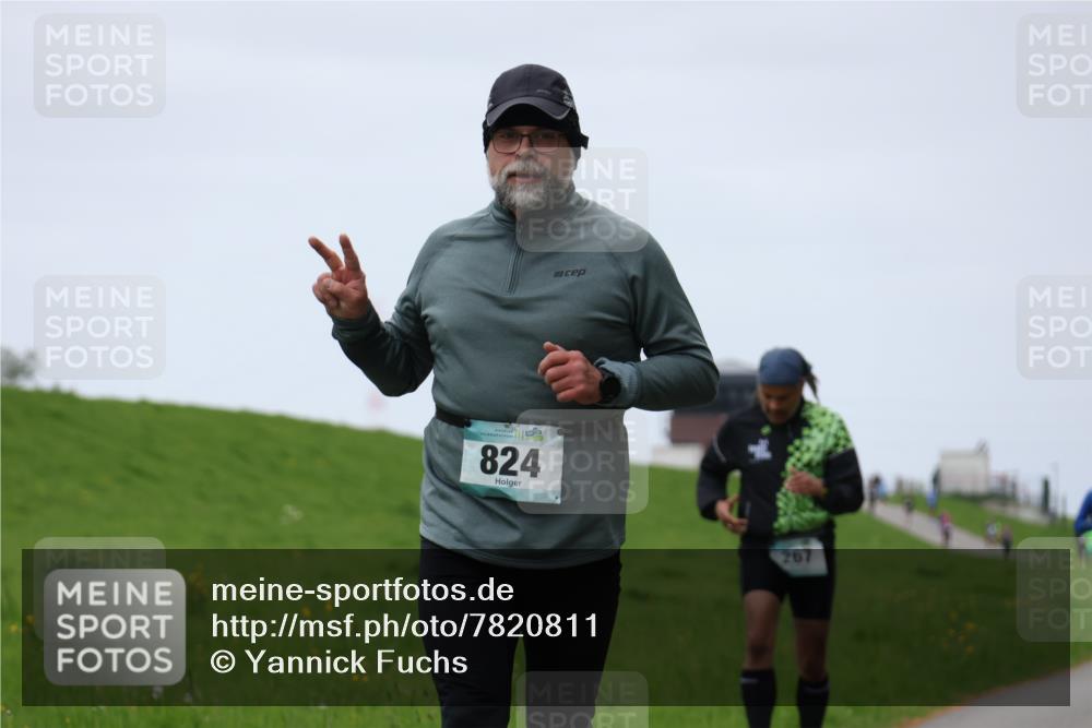 04.05.2025 - 8. Wedeler Halbmarathon Yannick Fuchs http://msf.ph/oto/7820811 04.05.2025 11:27:45 Laufen 824, 267 meine-sportfotos.de
