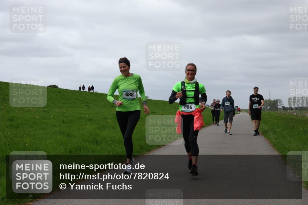 04.05.2025 - 8. Wedeler Halbmarathon Yannick Fuchs http://msf.ph/oto/7820824 04.05.2025 12:04:59 Laufen 688, 686, 683 meine-sportfotos.de