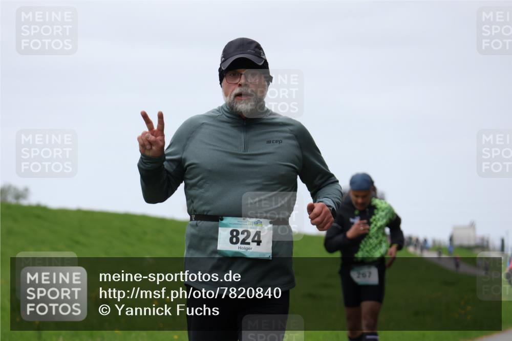04.05.2025 - 8. Wedeler Halbmarathon Yannick Fuchs http://msf.ph/oto/7820840 04.05.2025 11:27:46 Laufen 824, 207 meine-sportfotos.de