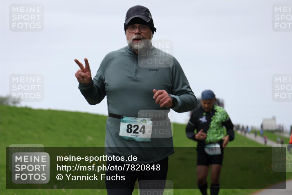 04.05.2025 - 8. Wedeler Halbmarathon Yannick Fuchs http://msf.ph/oto/7820848 04.05.2025 11:27:46 Laufen 824, 267 meine-sportfotos.de