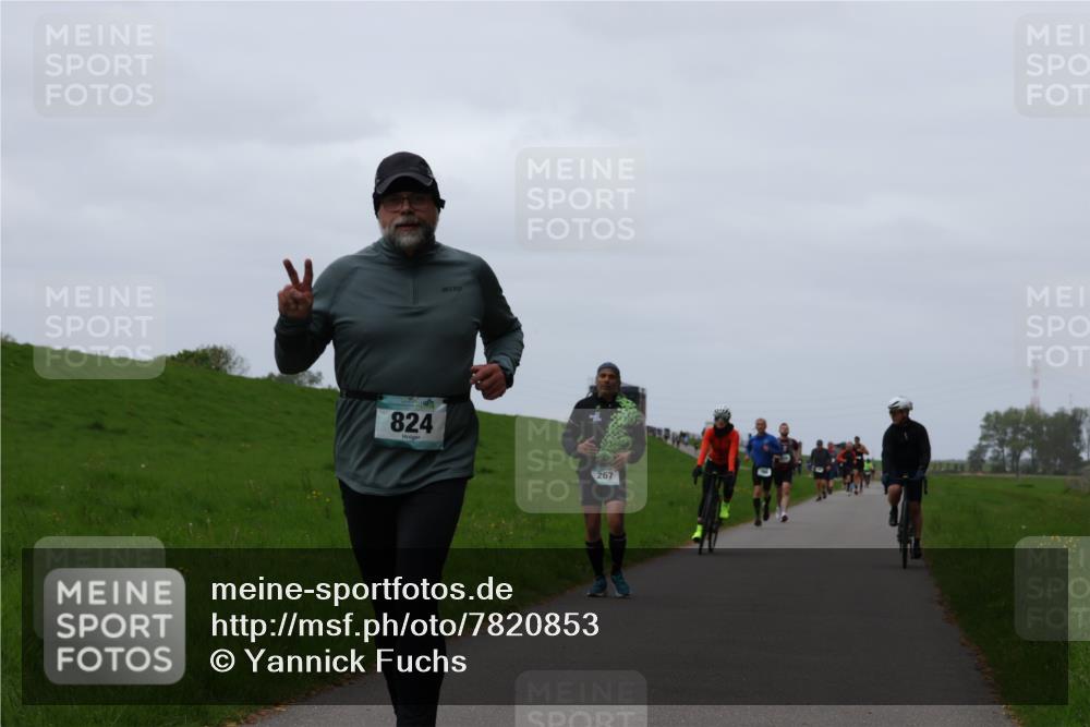 04.05.2025 - 8. Wedeler Halbmarathon Yannick Fuchs http://msf.ph/oto/7820853 04.05.2025 11:27:47 Laufen 824, 267 meine-sportfotos.de