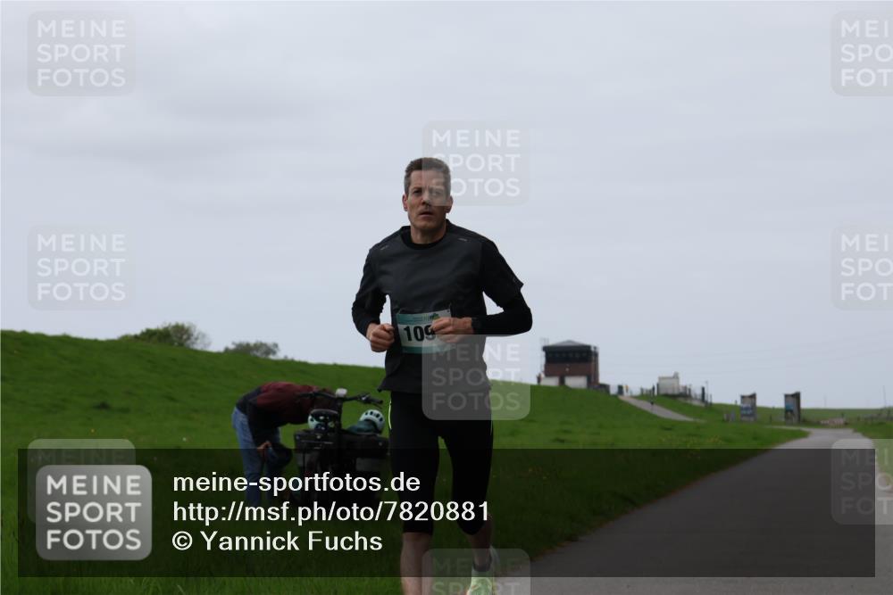 04.05.2025 - 8. Wedeler Halbmarathon Yannick Fuchs http://msf.ph/oto/7820881 04.05.2025 11:09:24 Laufen 109 meine-sportfotos.de