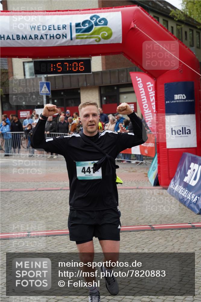 04.05.2025 - 8. Wedeler Halbmarathon Felixshl http://msf.ph/oto/7820883 04.05.2025 11:57:04 Ziel 11, 441 meine-sportfotos.de
