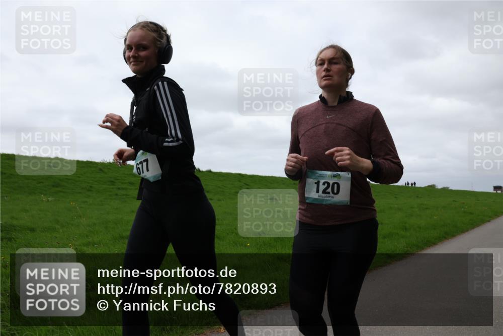 04.05.2025 - 8. Wedeler Halbmarathon Yannick Fuchs http://msf.ph/oto/7820893 04.05.2025 12:05:12 Laufen 677, 120 meine-sportfotos.de
