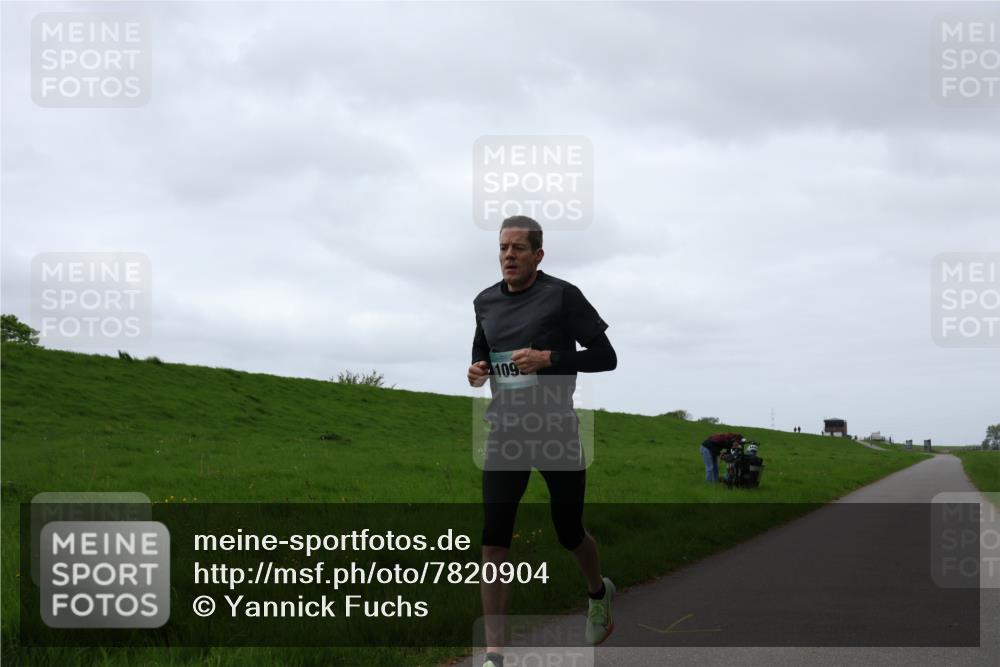 04.05.2025 - 8. Wedeler Halbmarathon Yannick Fuchs http://msf.ph/oto/7820904 04.05.2025 11:09:25 Laufen 109 meine-sportfotos.de
