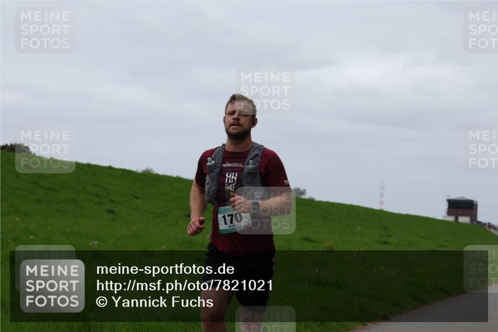 04.05.2025 - 8. Wedeler Halbmarathon Yannick Fuchs http://msf.ph/oto/7821021 04.05.2025 11:27:59 Laufen 170 meine-sportfotos.de