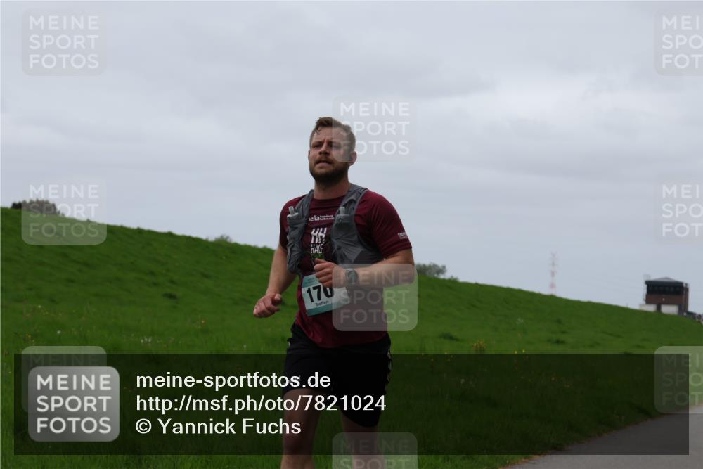 04.05.2025 - 8. Wedeler Halbmarathon Yannick Fuchs http://msf.ph/oto/7821024 04.05.2025 11:27:59 Laufen 170 meine-sportfotos.de