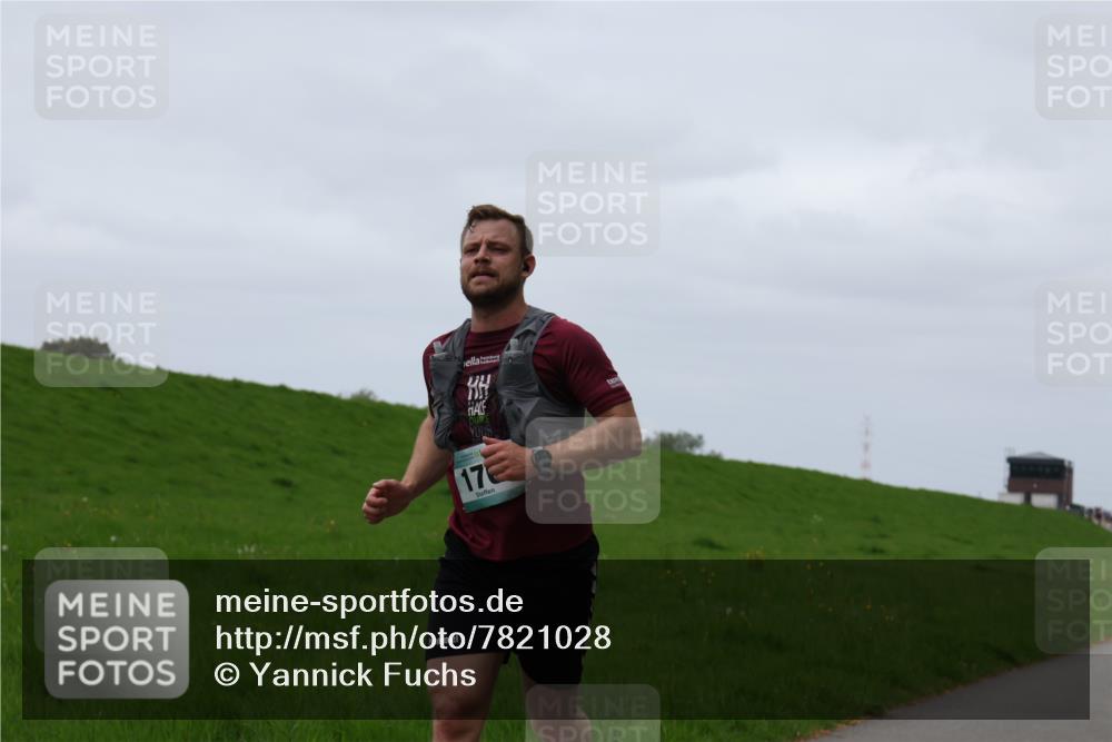 04.05.2025 - 8. Wedeler Halbmarathon Yannick Fuchs http://msf.ph/oto/7821028 04.05.2025 11:28:00 Laufen 176 meine-sportfotos.de