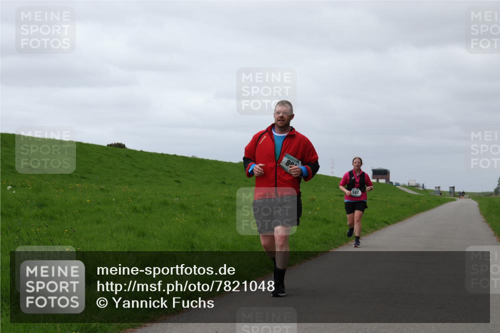 04.05.2025 - 8. Wedeler Halbmarathon Yannick Fuchs http://msf.ph/oto/7821048 04.05.2025 12:05:51 Laufen 80, 167 meine-sportfotos.de
