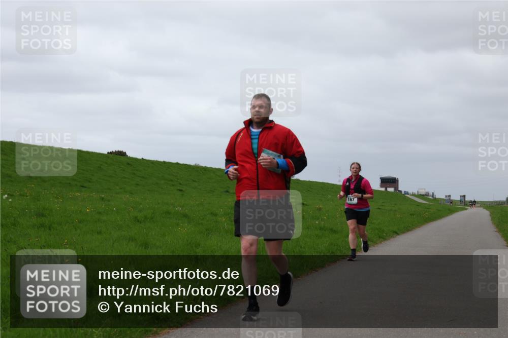 04.05.2025 - 8. Wedeler Halbmarathon Yannick Fuchs http://msf.ph/oto/7821069 04.05.2025 12:05:52 Laufen 167 meine-sportfotos.de