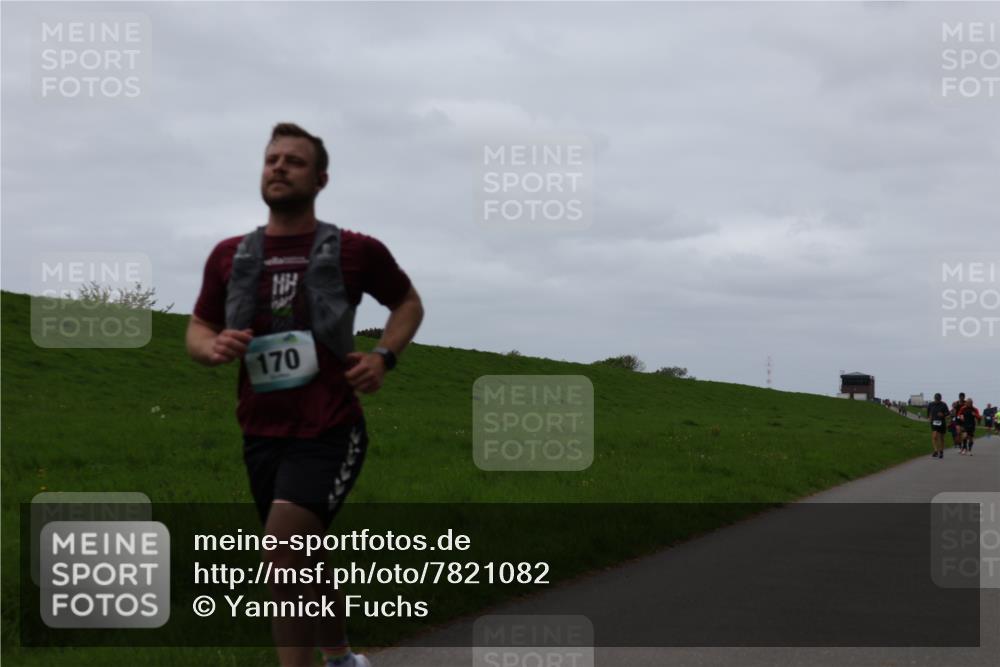 04.05.2025 - 8. Wedeler Halbmarathon Yannick Fuchs http://msf.ph/oto/7821082 04.05.2025 11:28:00 Laufen 170 meine-sportfotos.de