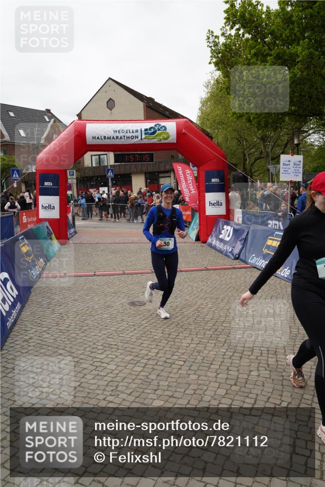 04.05.2025 - 8. Wedeler Halbmarathon Felixshl http://msf.ph/oto/7821112 04.05.2025 11:57:13 Ziel 80, 306 meine-sportfotos.de