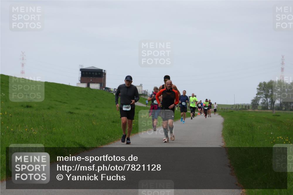 04.05.2025 - 8. Wedeler Halbmarathon Yannick Fuchs http://msf.ph/oto/7821128 04.05.2025 11:28:05 Laufen 1102 meine-sportfotos.de