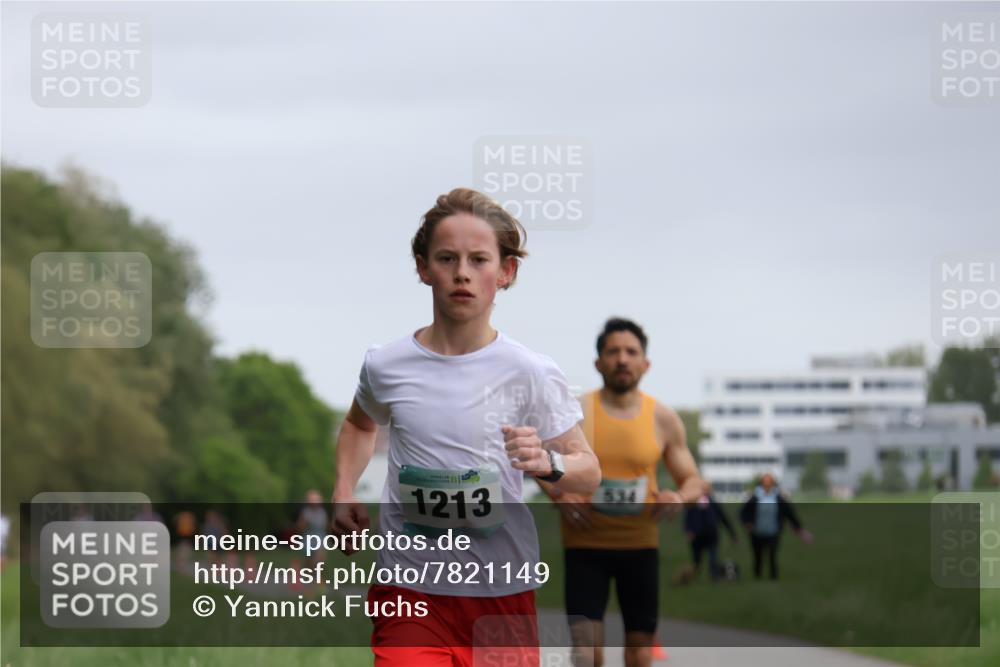 04.05.2025 - 8. Wedeler Halbmarathon Yannick Fuchs http://msf.ph/oto/7821149 04.05.2025 11:09:53 Laufen 1213, 534 meine-sportfotos.de