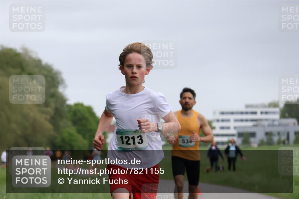 04.05.2025 - 8. Wedeler Halbmarathon Yannick Fuchs http://msf.ph/oto/7821155 04.05.2025 11:09:53 Laufen 1213, 534 meine-sportfotos.de