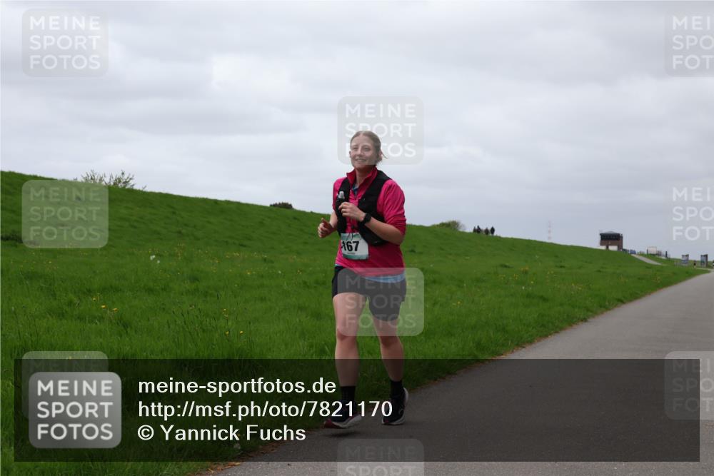 04.05.2025 - 8. Wedeler Halbmarathon Yannick Fuchs http://msf.ph/oto/7821170 04.05.2025 12:05:55 Laufen 167 meine-sportfotos.de