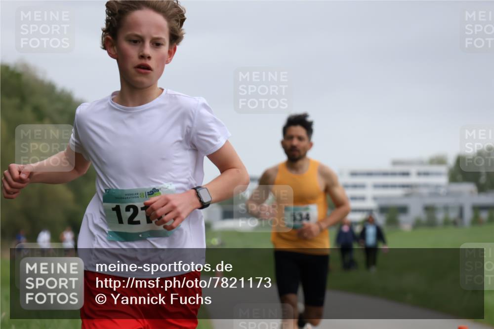 04.05.2025 - 8. Wedeler Halbmarathon Yannick Fuchs http://msf.ph/oto/7821173 04.05.2025 11:09:54 Laufen 56, 121, 534 meine-sportfotos.de