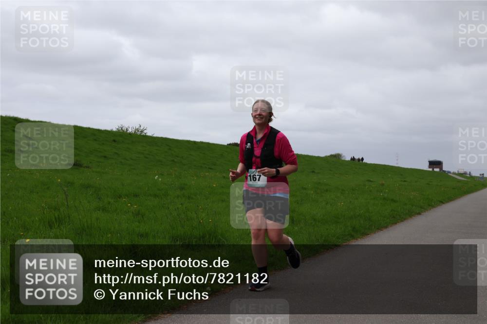 04.05.2025 - 8. Wedeler Halbmarathon Yannick Fuchs http://msf.ph/oto/7821182 04.05.2025 12:05:55 Laufen 167 meine-sportfotos.de