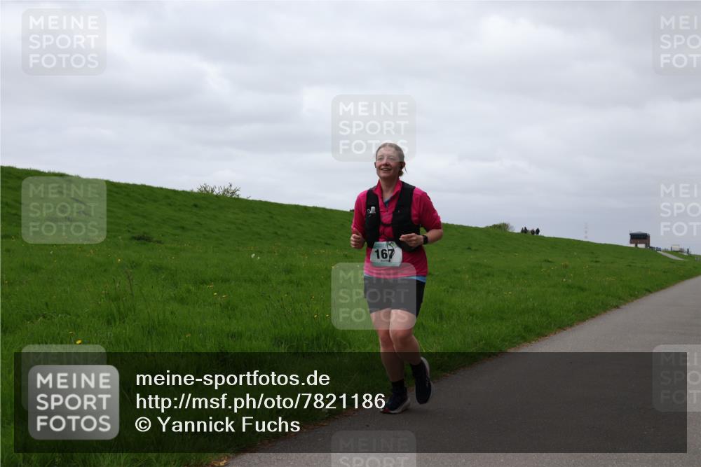 04.05.2025 - 8. Wedeler Halbmarathon Yannick Fuchs http://msf.ph/oto/7821186 04.05.2025 12:05:55 Laufen 167 meine-sportfotos.de