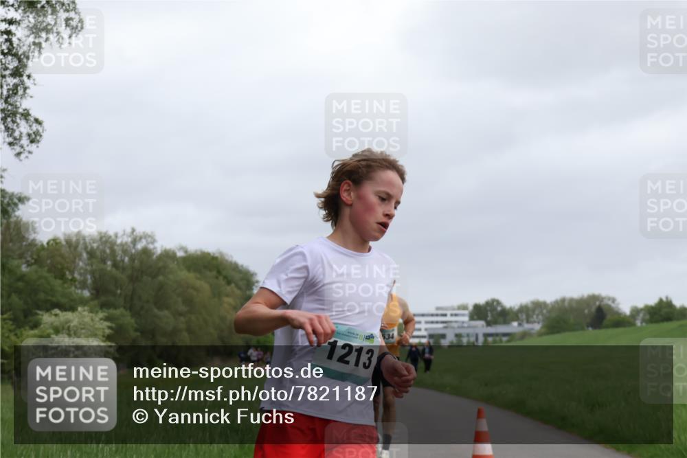 04.05.2025 - 8. Wedeler Halbmarathon Yannick Fuchs http://msf.ph/oto/7821187 04.05.2025 11:09:55 Laufen 1213, 534 meine-sportfotos.de