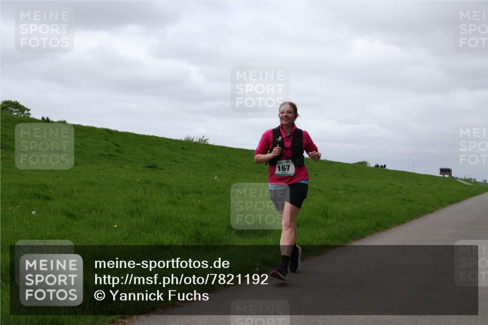 04.05.2025 - 8. Wedeler Halbmarathon Yannick Fuchs http://msf.ph/oto/7821192 04.05.2025 12:05:56 Laufen 167 meine-sportfotos.de