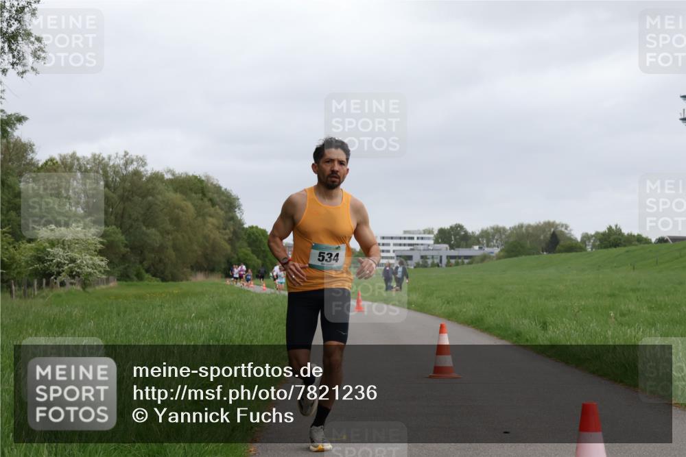 04.05.2025 - 8. Wedeler Halbmarathon Yannick Fuchs http://msf.ph/oto/7821236 04.05.2025 11:09:57 Laufen 534 meine-sportfotos.de