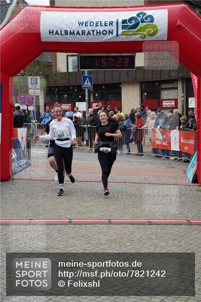 04.05.2025 - 8. Wedeler Halbmarathon Felixshl http://msf.ph/oto/7821242 04.05.2025 11:57:21 Ziel 230, 231, 568 meine-sportfotos.de