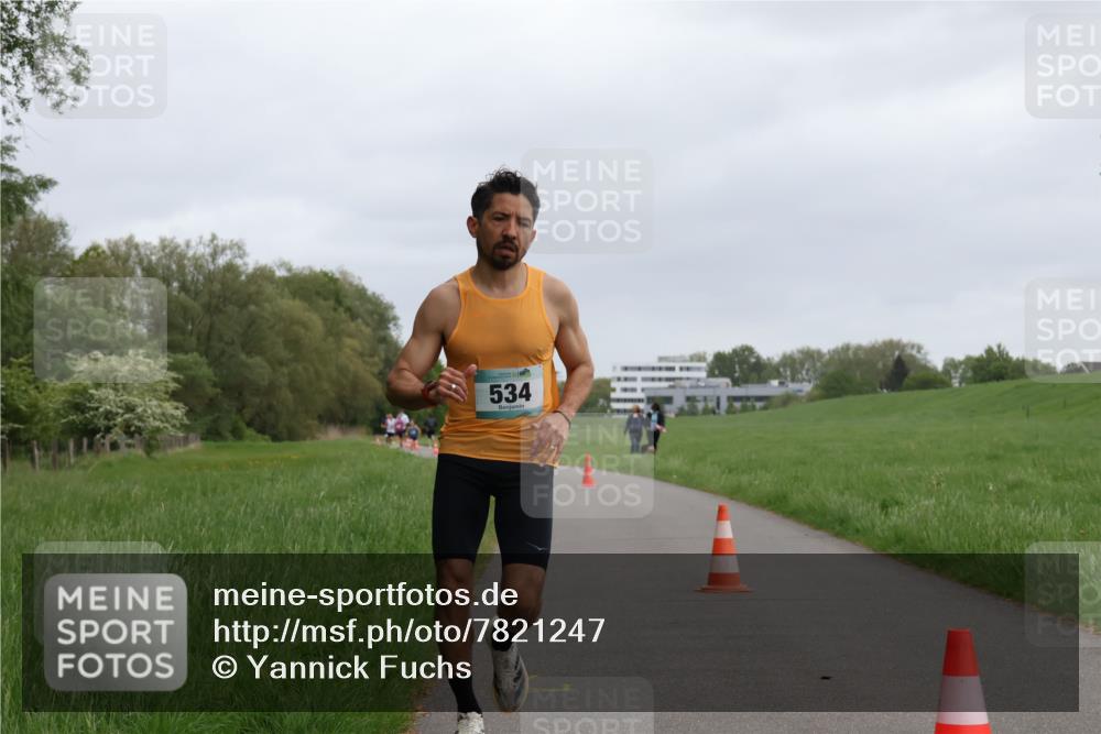 04.05.2025 - 8. Wedeler Halbmarathon Yannick Fuchs http://msf.ph/oto/7821247 04.05.2025 11:09:57 Laufen 534 meine-sportfotos.de