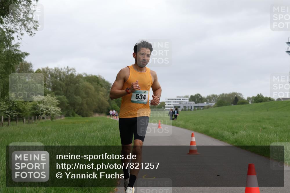 04.05.2025 - 8. Wedeler Halbmarathon Yannick Fuchs http://msf.ph/oto/7821257 04.05.2025 11:09:57 Laufen 534 meine-sportfotos.de