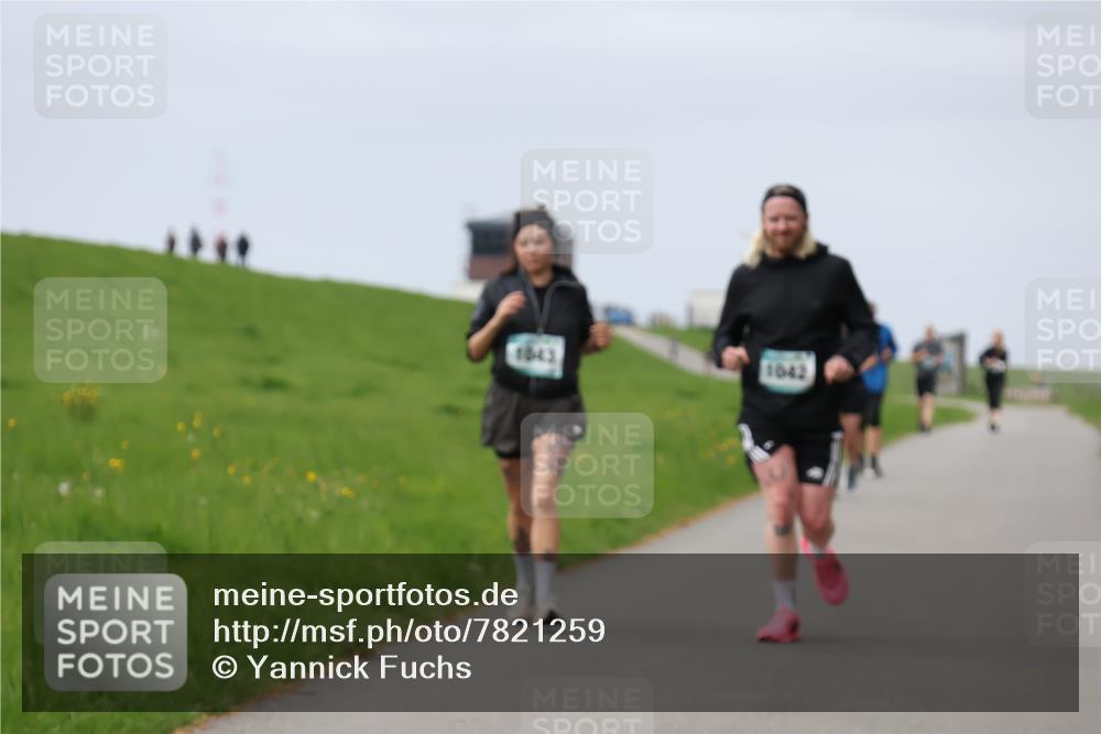 04.05.2025 - 8. Wedeler Halbmarathon Yannick Fuchs http://msf.ph/oto/7821259 04.05.2025 12:06:53 Laufen 1043, 1042 meine-sportfotos.de