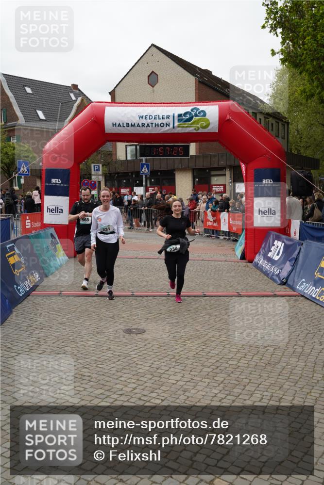 04.05.2025 - 8. Wedeler Halbmarathon Felixshl http://msf.ph/oto/7821268 04.05.2025 11:57:22 Ziel 230, 231, 568 meine-sportfotos.de